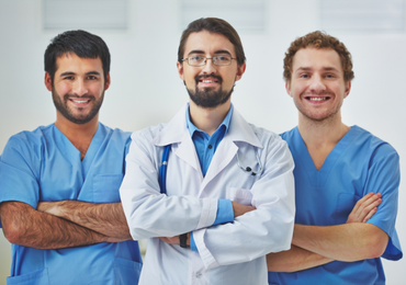 Profissionais de saúde representando o serviço Total Care
